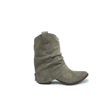 LOVE Botín con tacón en SUEDE TAUPE