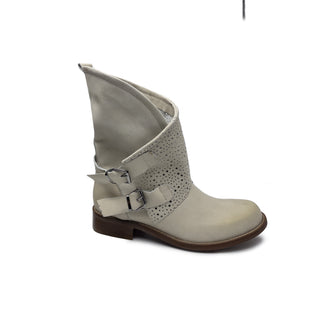 CREMA perforierte beige Nubuk-Stiefelette