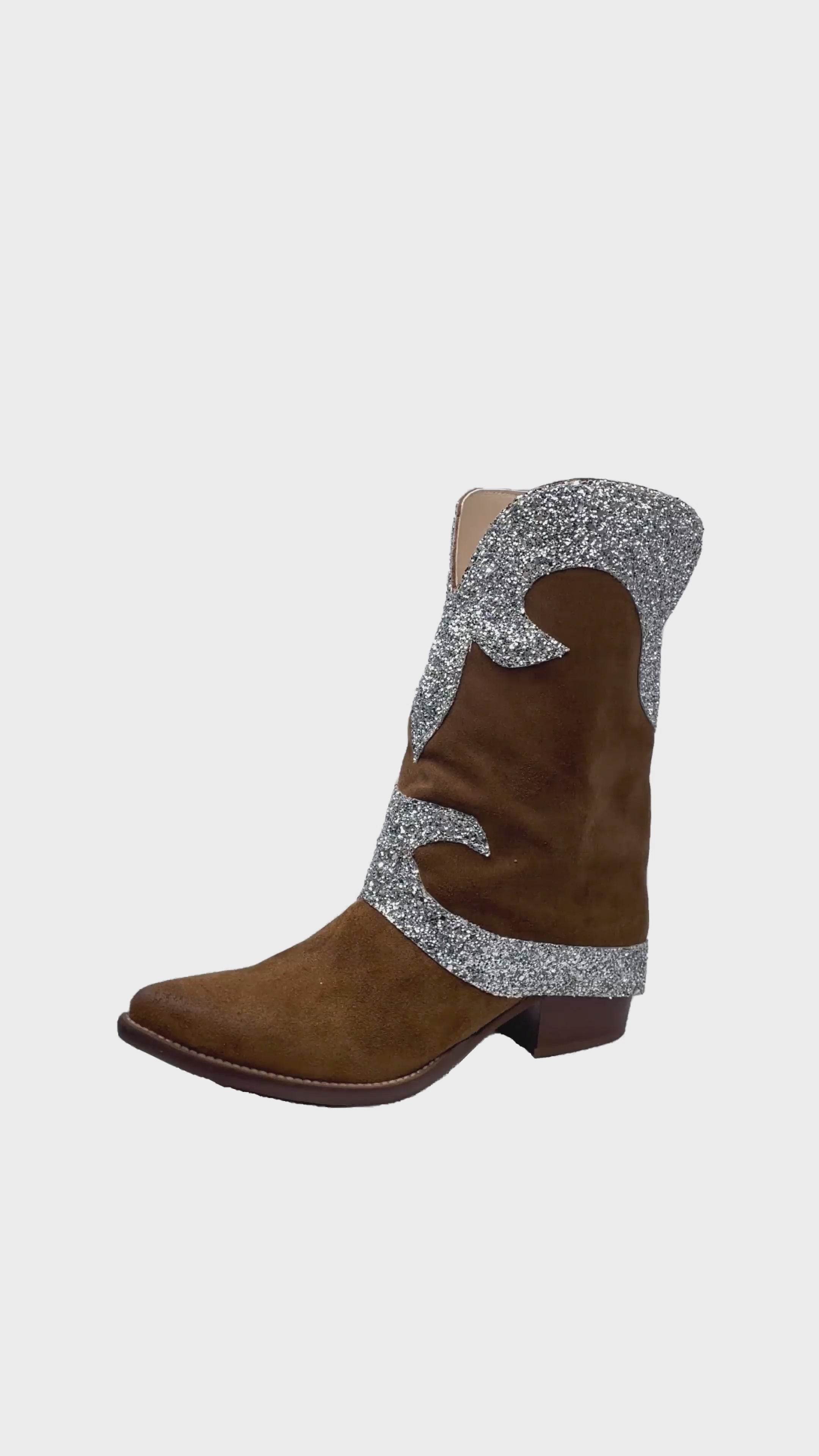 Bottine GAITER Camperos en cuir suédé avec déchirure. Paillettes argentées