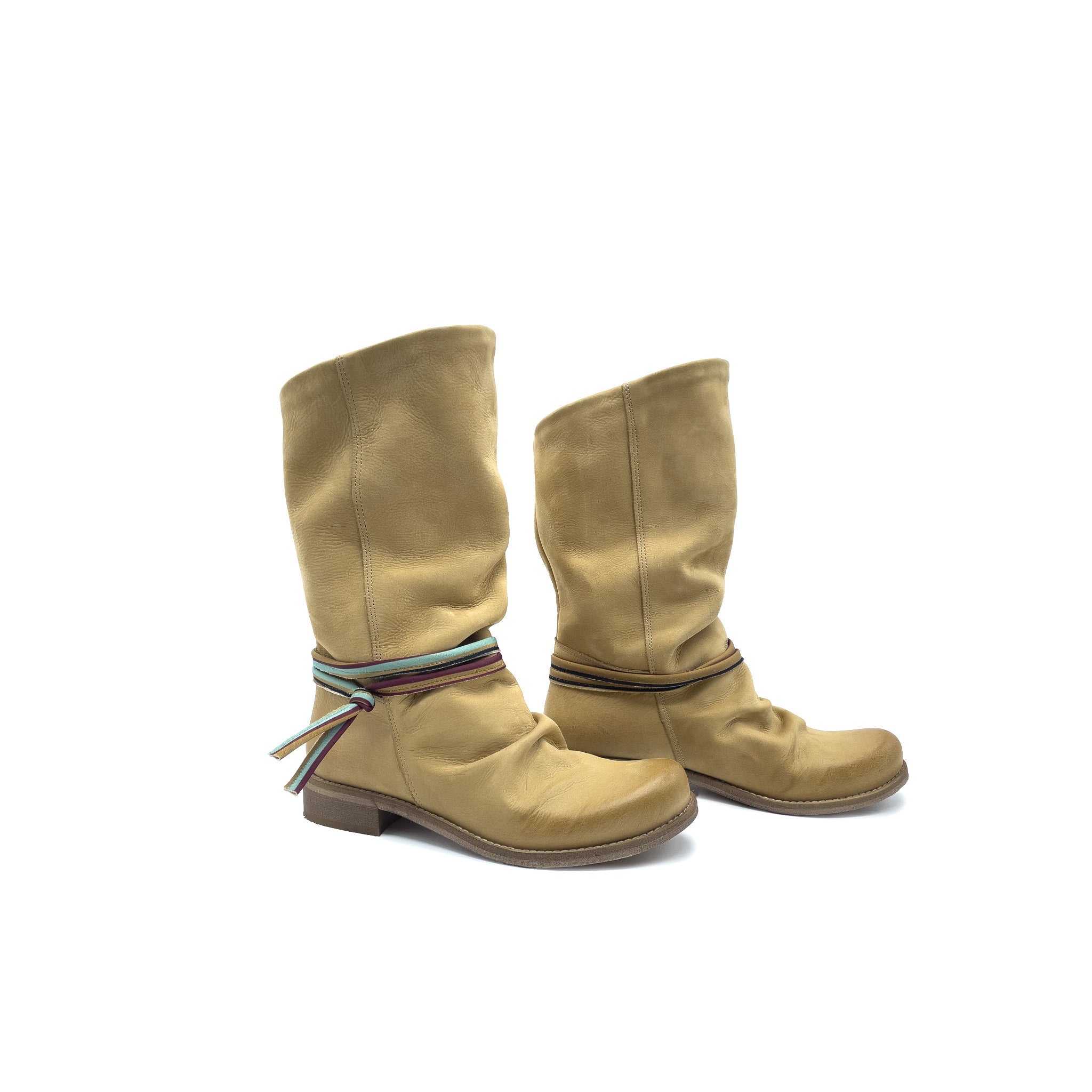 BEATRICE Stiefel aus NUBUKLEDER mit Spitze